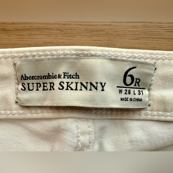 Abercrombie & Fitch Super Skinny White Jeans 6R (28W 31L) - Picture 5 of 7